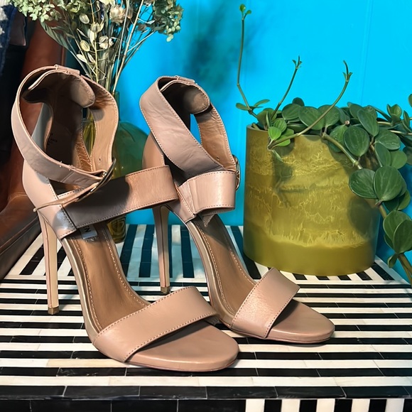 Steve Madden Mysterii Heels -Tan/Nude - Picture 2 of 5
